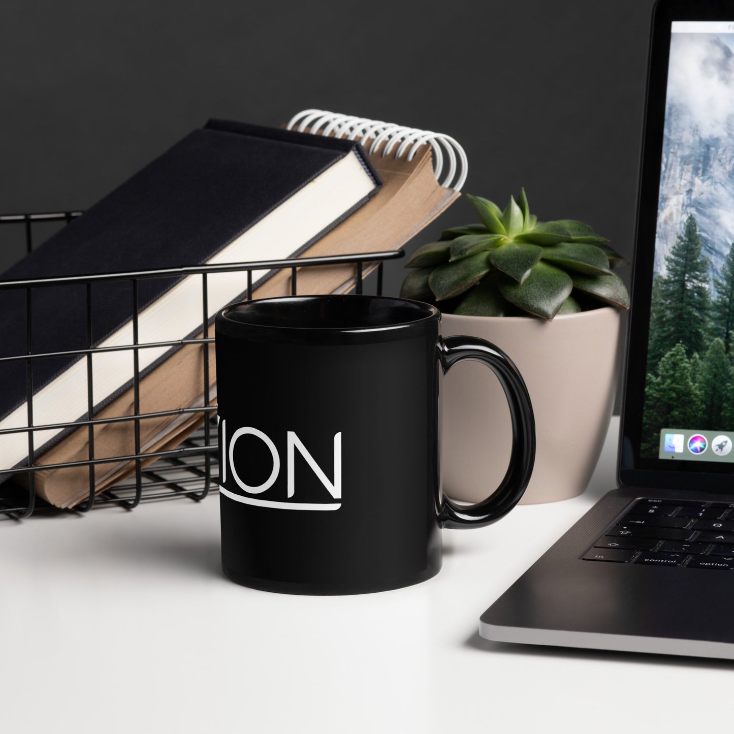 Elazion Black Glossy Mug